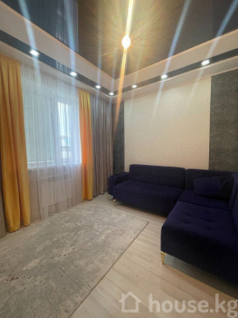 Дом, 6 и более комнат, 240 м2, Бишкек, Рухий Мурас ж/м Bishkek - photo 2