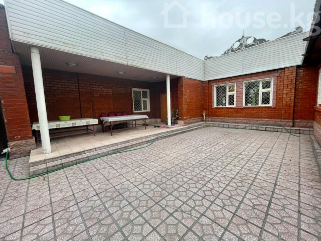 Дом, 6 и более комнат, 250 м2, Бишкек, Восточный автовокзал, Осмонкула Bishkek - photo 1
