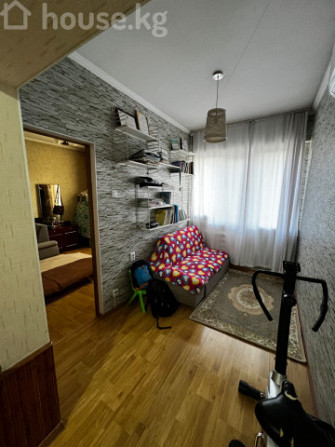 Дом, 6 и более комнат, 200 м2, Бишкек, Достук м-н Bishkek - photo 1