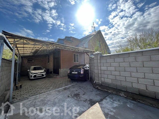 Дом, 6 и более комнат, 160 м2, Бишкек, ж/м Ала-Арча 2 Bishkek - photo 1
