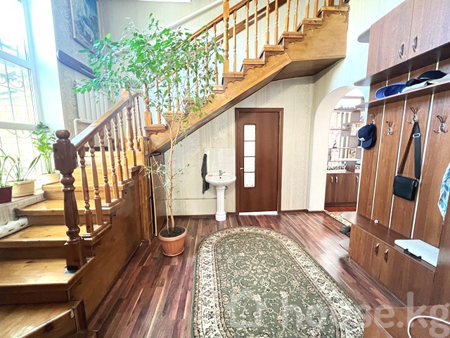 Дом, 6 и более комнат, 160 м2, Бишкек, ж/м Ала-Арча 2 Bishkek - photo 8