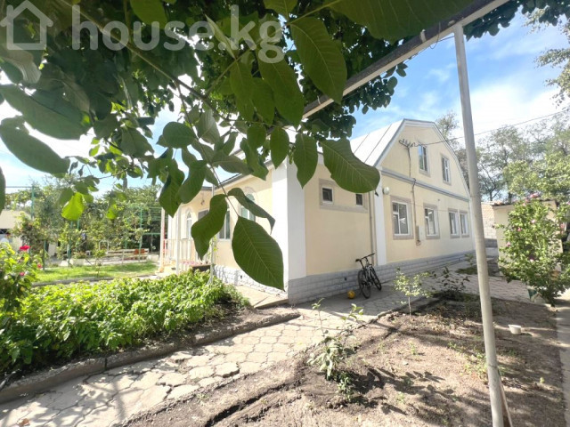 Дом, 6 и более комнат, 120 м2, Бишкек Bishkek - photo 1