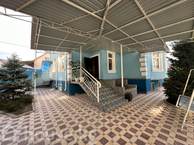 Дом, 6 и более комнат, 289 м2, Бишкек, Кок-Жар м-н Bishkek - photo 1