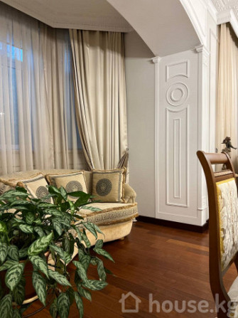 Дом, 6 и более комнат, 700 м2, Бишкек, Киргизия-2 м-н, Самойленко Bishkek - photo 8