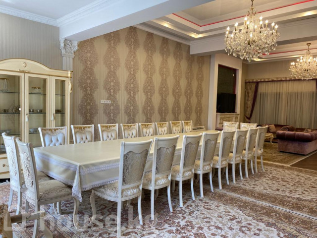 Дом, 6 и более комнат, 500 м2, Бишкек, 11 м-н Bishkek - photo 2