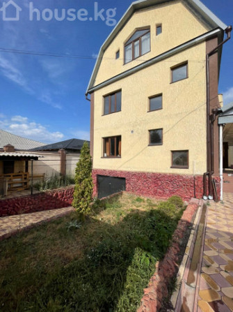 Дом, 6 и более комнат, 512 м2, Бишкек, Киргизия 1 ж/м Bishkek - photo 1