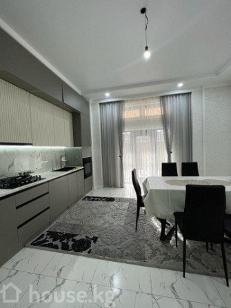 Дом, 6 и более комнат, 310 м2, Бишкек, 69-га, абдрахманова Bishkek - photo 3