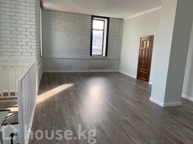 Дом, 6 и более комнат, 300 м2, Бишкек, Орто-Сай Bishkek - photo 6