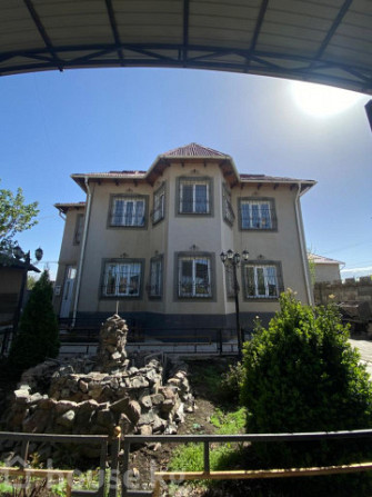 Дом, 6 и более комнат, 202 м2, Бишкек, Алтын-Ордо ж/м, 21 Bishkek - photo 1