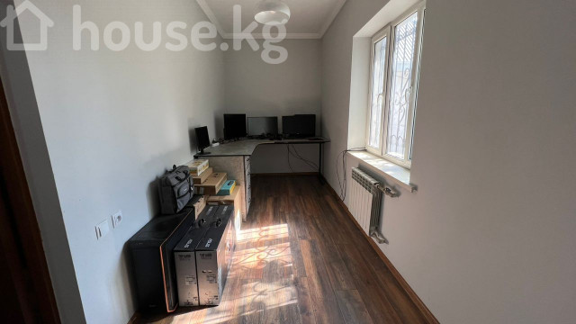 Дом, 6 и более комнат, 220 м2, Бишкек, Горького - Панфилова Bishkek - photo 8