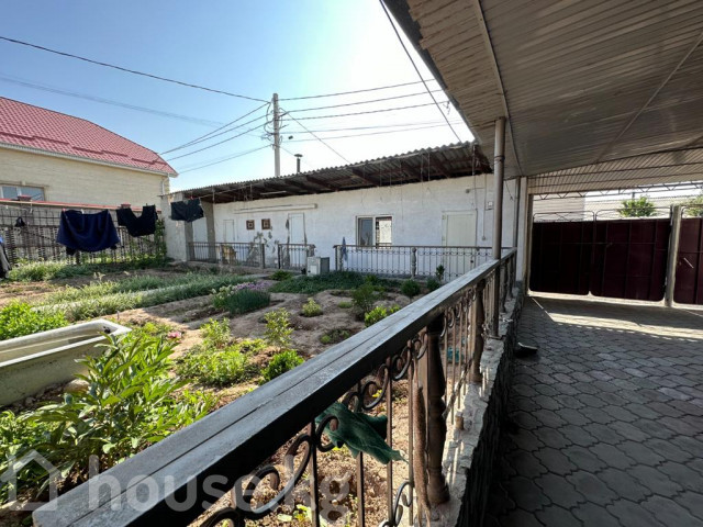 Дом, 6 и более комнат, 180 м2, Бишкек, Кок-Жар ж/м, боогачы 57 Bishkek - photo 1