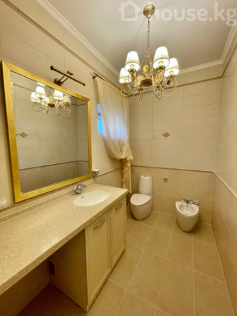 Дом, 6 и более комнат, 300 м2, Бишкек, АУЦА Bishkek - photo 6