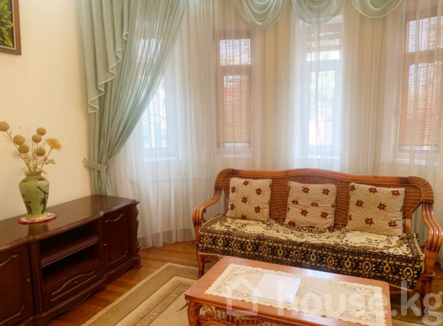 Дом, 6 и более комнат, 230 м2, Бишкек, 7 м-н Bishkek - photo 7