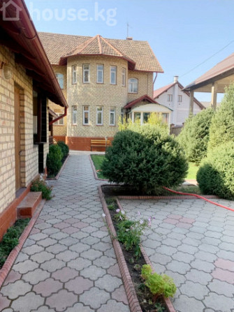 Дом, 6 и более комнат, 230 м2, Бишкек, 7 м-н Bishkek - photo 4