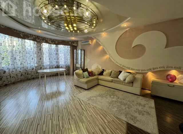 Дом, 6 и более комнат, 240 м2, Бишкек, Таш Рабат Bishkek - photo 1