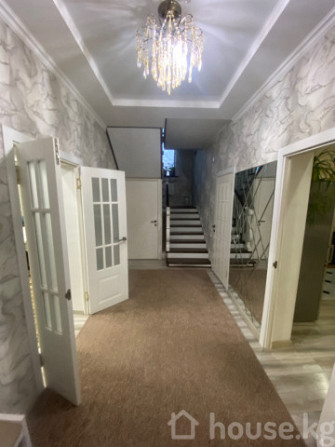 Дом, 6 и более комнат, 220 м2, Бишкек, КНУ Bishkek - photo 4