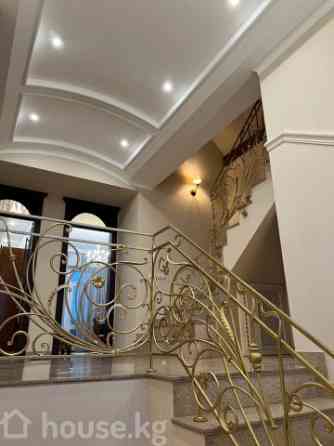 Дом, 6 и более комнат, 700 м2, Бишкек, Киргизия 1 ж/м Bishkek