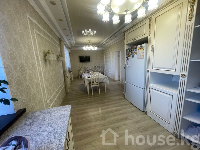 Дом, 6 и более комнат, 220 м2, Бишкек Bishkek - photo 5