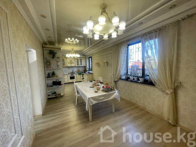 Дом, 6 и более комнат, 220 м2, Бишкек Bishkek - photo 4