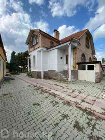 Дом, 6 и более комнат, 240 м2, Бишкек, Арча-Бешик ж/м, Садырбаева Bishkek
