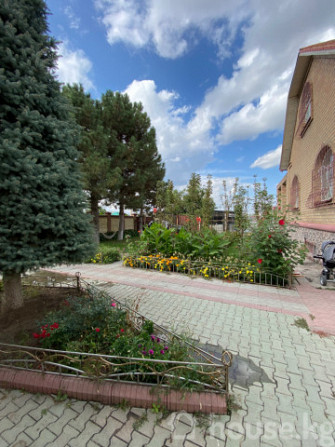 Дом, 6 и более комнат, 240 м2, Бишкек, Арча-Бешик ж/м, Садырбаева Bishkek - photo 4