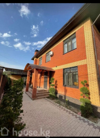Дом, 6 и более комнат, 300 м2, Бишкек, Гагарина Bishkek - photo 1