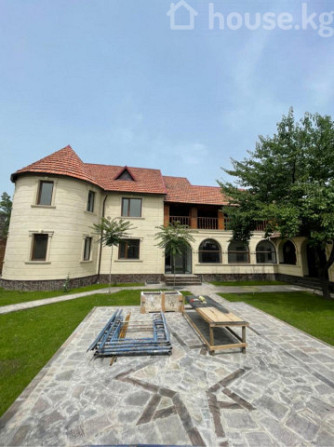 Дом, 6 и более комнат, 425 м2, Бишкек, Рабочий Городок, Абдыкадырова 178 Bishkek - photo 1