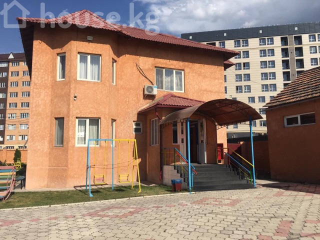 Дом, 6 и более комнат, 270 м2, Бишкек, Кок-Жар ж/м Bishkek - photo 1