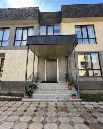 Дом, 6 и более комнат, 341 м2, Бишкек, Киргизия 1 ж/м, Самойленко Bishkek - photo 1