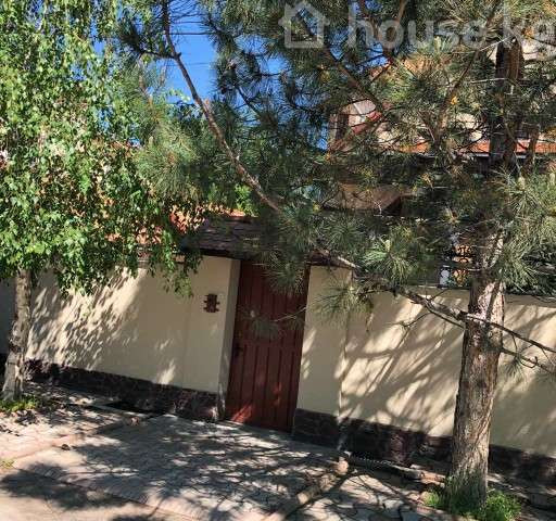 Дом, 6 и более комнат, 395 м2, Бишкек, Юнусалиева-Ахунбаева Bishkek - photo 1