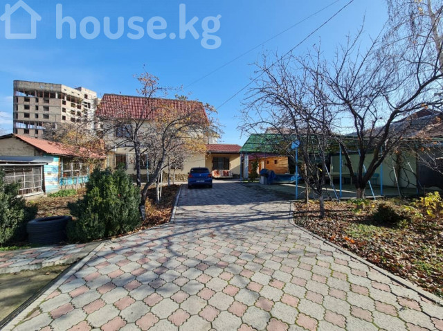 Дом, 6 и более комнат, 196 м2, Бишкек, Рабочий Городок Bishkek - photo 1