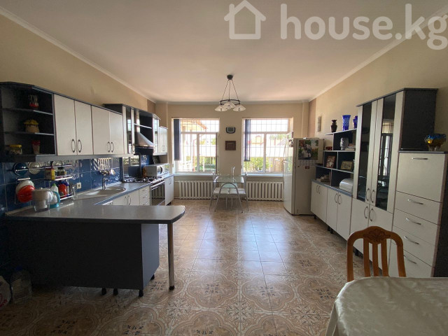 Дом, 6 и более комнат, 380 м2, Бишкек, Кара Дарыя Bishkek - photo 5