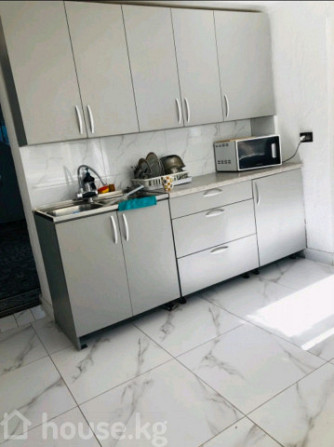 Дом, 6 и более комнат, 150 м2, Бишкек, Колмо ж/м, достук 49 Bishkek - photo 1