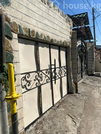 Дом, 6 и более комнат, 200 м2, Бишкек, Чон-Арык, Чодронова 43 Bishkek - photo 6