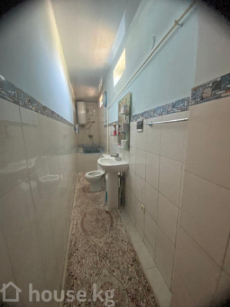 Дом, 6 и более комнат, 200 м2, Бишкек, Карпинка, Семашко 4/Жумабек Bishkek - photo 6