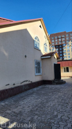Дом, 6 и более комнат, 200 м2, Бишкек, Карпинка, Семашко 4/Жумабек Bishkek - photo 2