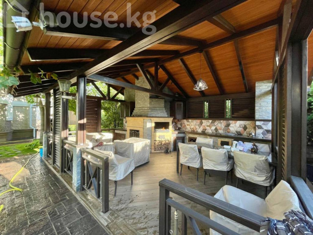 Дом, 6 и более комнат, 300 м2, Бишкек, Жилгородок Ницца, токонбаева Bishkek - photo 2