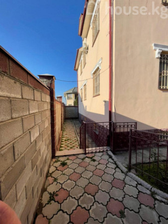Дом, 6 и более комнат, 370 м2, Бишкек, Ак Кеме, Токомбаева/Ч.Айтматова Bishkek - photo 2
