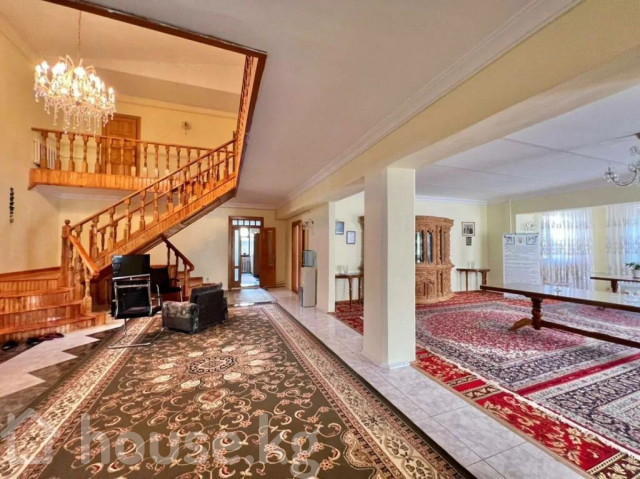 Дом, 6 и более комнат, 300 м2, Бишкек, Орто-Сай, Иманалиева 230 Bishkek - photo 3