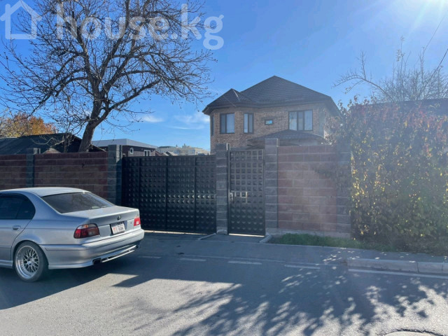 Дом, 6 и более комнат, 341 м2, Бишкек, КНУ, Мураталы Куренкеева 328 Bishkek - photo 1