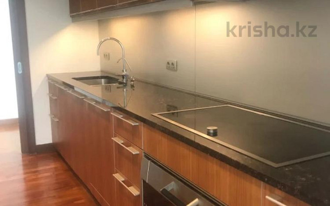 5-комнатная квартира, 230 м², 17/22 этаж помесячно, Аль-Фараби 77/3 Алматы - изображение 1