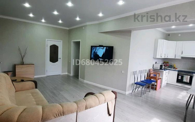 3-комнатная квартира, 84 м², 3/3 этаж помесячно, Победы 5 - Строителей-Карагандинское шоссе Темиртау - изображение 1
