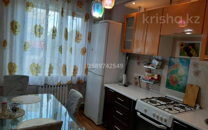 2-комнатная квартира, 51 м², 2/5 этаж помесячно, Коммунистическая 23 - Магазин Кристалл, пед.училище Щучинск - изображение 2
