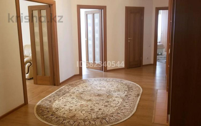 4-комнатная квартира, 128.6 м², 6/9 этаж помесячно, мкр Сары Арка 40 Атырау - изображение 1