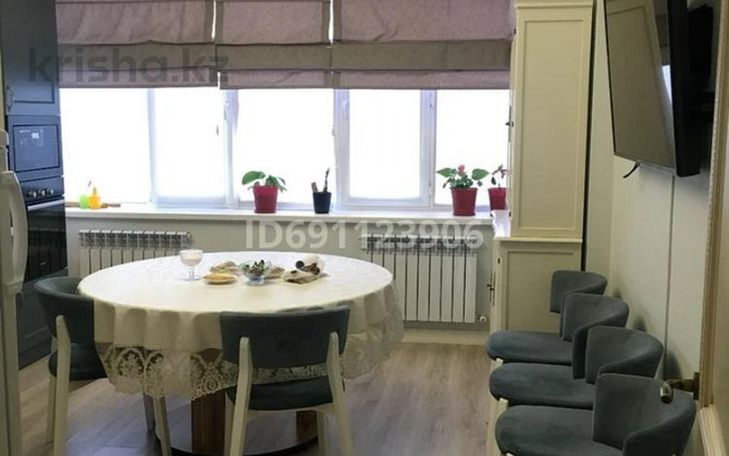 4-комнатная квартира, 145 м², 3 этаж помесячно, мкр Нурсая, 17 10/4 Атырау - изображение 4