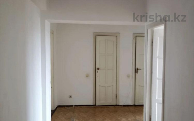3-комнатная квартира, 78 м², 5/5 этаж помесячно, Мкр.Водник  - изображение 1