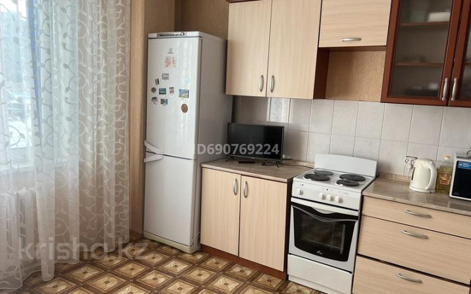 3-комнатная квартира, 80 м², 1/10 этаж помесячно, мкр Юго-Восток, Сарыарқа 31 - Мечта, НИШ, 3 поликл Караганда - изображение 5