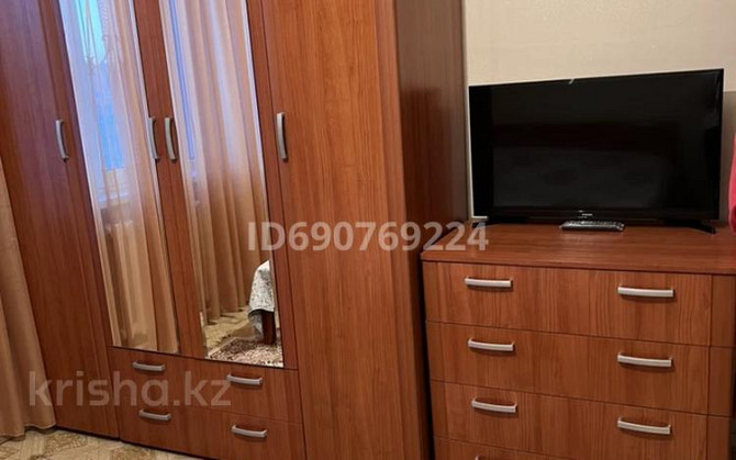 3-комнатная квартира, 80 м², 1/10 этаж помесячно, мкр Юго-Восток, Сарыарқа 31 - Мечта, НИШ, 3 поликл Караганда - изображение 3