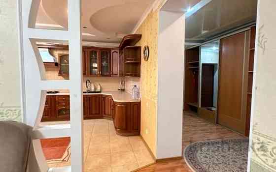 3-комнатная квартира, 176 м², 4/5 этаж помесячно, Марата Оспанова Актобе