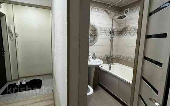 2-комнатная квартира, 54 м², 1/5 этаж помесячно, Республика 19а Шымкент